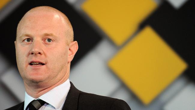 Commonwealth Bank CEO Ian Narev announces a 19 percent jump in profits during a press conference in Sydney, 15/02/2012.
