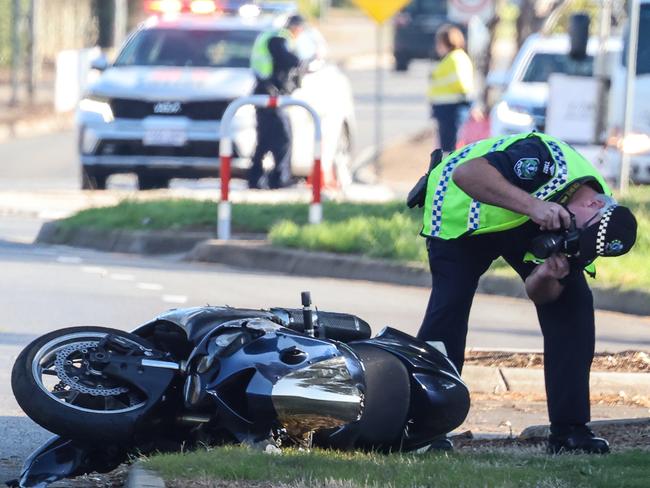 NEWS ADVBREAKING NEWSMotor Cycle Fatal at Bolivar, Cnr of Queen St and Bolivar RdImage/Russell Millard Photography