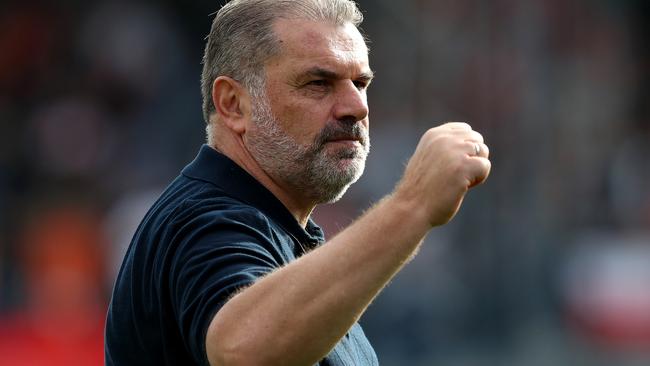 LUTON, ENGLAND - OCTOBER 07: Ange Postecoglou, Manager of Tottenham Hotspur, celebrates following the team's victory during the Premier League match between Luton Town and Tottenham Hotspur at Kenilworth Road on October 07, 2023 in Luton, England. (Photo by Henry Browne/Getty Images)