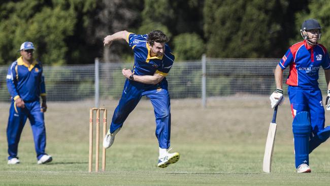 University bowler Matt Johnston. Picture: Kevin Farmer