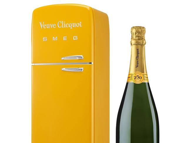 Veuve Clicquot Yellow Label Brut Fridge X SMEG 750mL