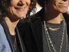 Sara Gilbert, Linda Perry