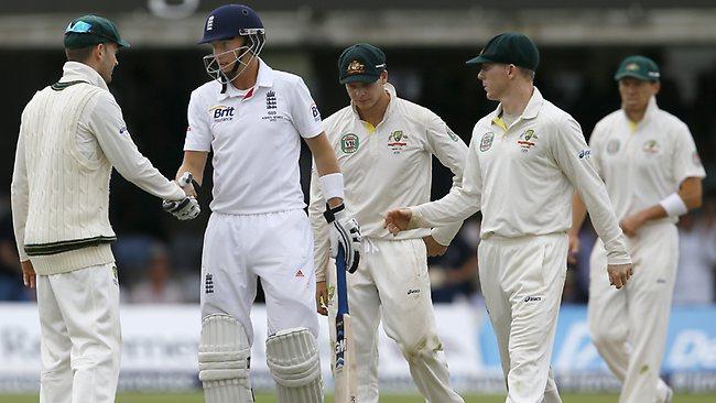 Michael Clarke congratulates Joe Root