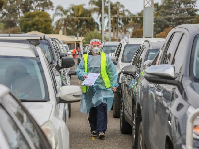 MILDURA, AUSTRALIA - NewsWire Photos JULY 19, 2021. Pop Up Drive Through testing site  COVID-19 coronavirus checkpoint in Mildura on the NSW / Victoria border. Picture: NCA NewsWire / Darren Seiler