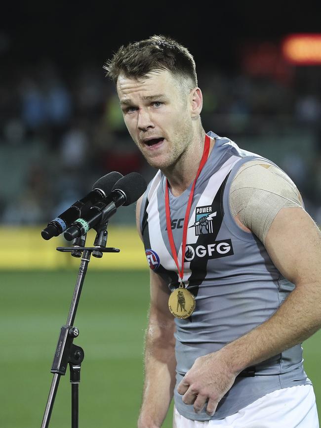 Robbie Gray receiving the fifth Showdown Medal of his career. Picture: Sarah Reed