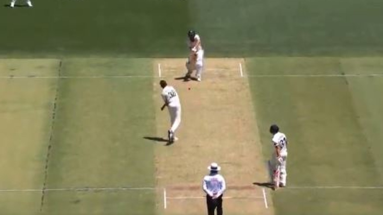 Tim Southee had a bizarre throw at the stumps on Day 1.