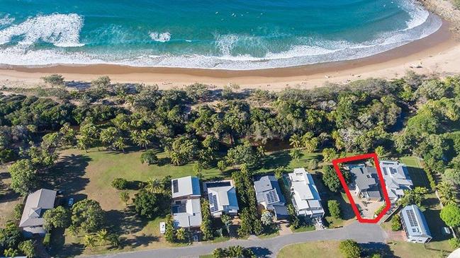 TOP LISTING GLADSTONE SOLD  33 Beach Houses Estate Road, Agnes Water, Qld 4677