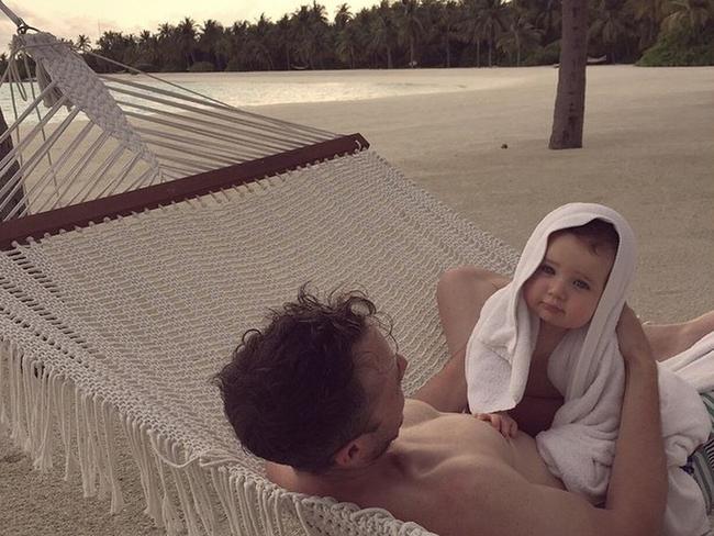 Family relaxation ... funnyman Hamish Blake with son Sonny in the Maldives. Picture: Instagram