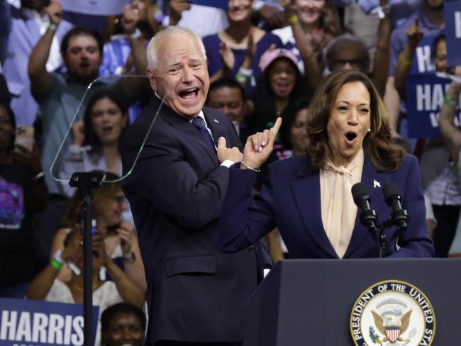 PHILADELPHIA, PENNSYLVANIA - AUGUST 06: Democratic U.S. Presidential Candidate, Vice President Kamala Harris (R), introduces Democratic vice presidential candidate Minnesota Gov. Tim Walz (L) during a campaign rally at Temple University on August 6, 2024 in Philadelphia, Pennsylvania. Harris ended weeks of speculation about who her running mate would be, selecting the 60-year-old midwestern governor over other candidates.   Alex Wong/Getty Images/AFP (Photo by ALEX WONG / GETTY IMAGES NORTH AMERICA / Getty Images via AFP)