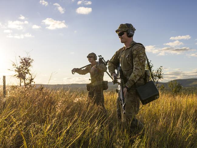 Australian Army soldiers Private Matthew Lugton and Private Ethan MacKinnon from 1st Battalion, The Royal Australian Regiment, Direct Fire Support Weapons Platoon during Exercise Brolga Run, on 01 June 2024, at Townsville Field Training Area, Queensland. Photo: TPR Dana Millington