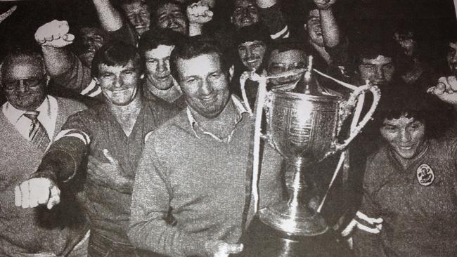 Graeme Langlands with the 1982 Presidents Cup team.