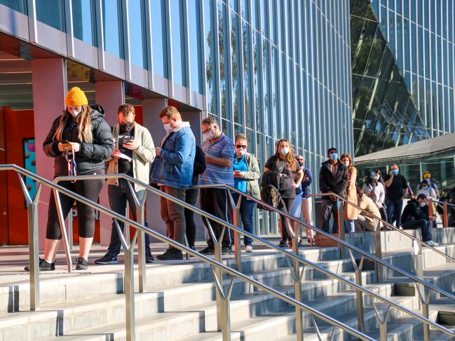 Queues for the Covid-19 vaccine at the Melbourne Convention Centre.