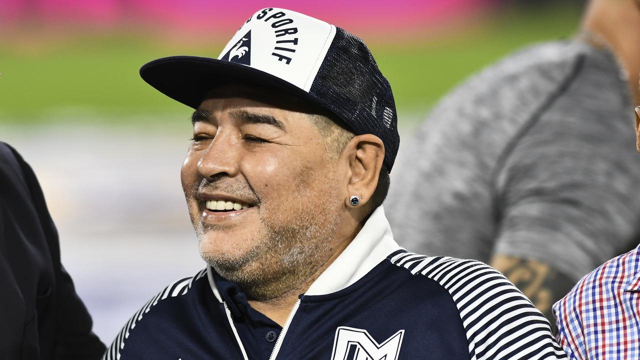 Diego Maradona just died of a heart attack at 60 years old (Spanish) :  r/football