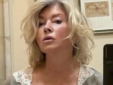 Martha Stewart shares sexy selfie