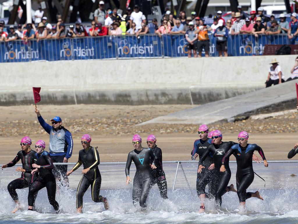 Start the Women's Elite &amp; U23 Devonport Triathlon. PICTURE CHRIS KIDD