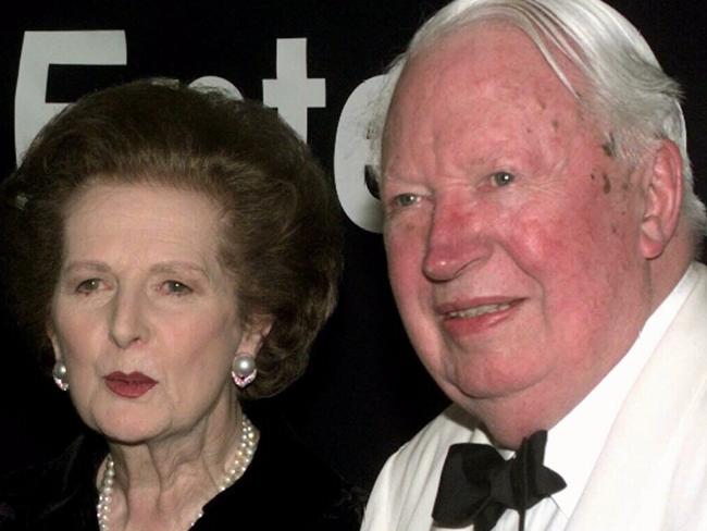 Present Conservative Leader William Hague (L) with former party British Prime Ministers Baroness Margaret Thatcher and Sir Edward (Ted) Heath, prior to start of gala dinner in London, 20/04/1999.