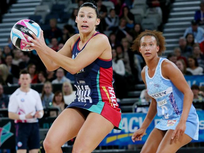 Sharp-shooting Vixens dine out on lowly Mystics