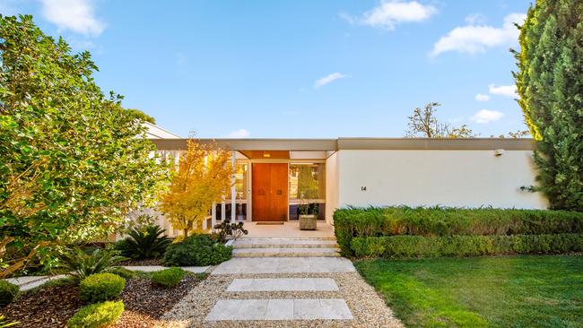 Beauchamp Street, Deakin