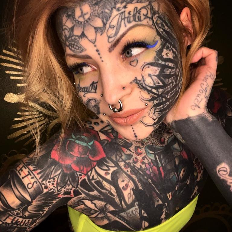 Tattoo Artist Aleksandra Jasmin Mums Body Covered In Ink Photos 4270