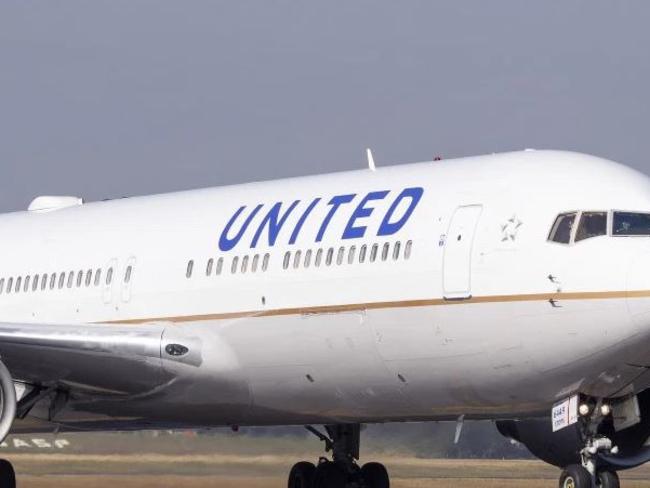 United Airlines plane