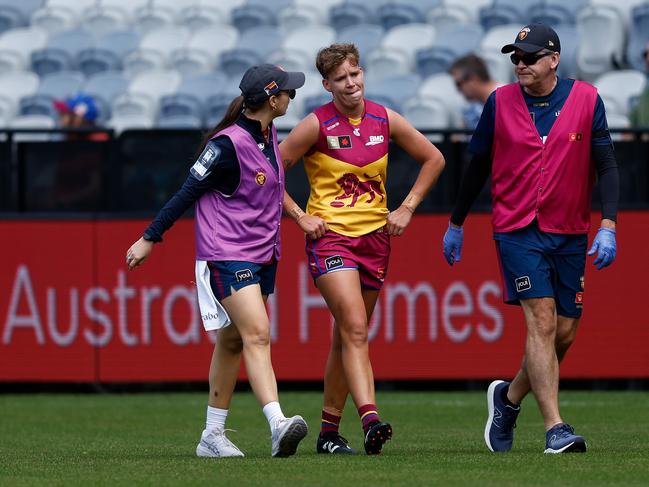 Dakota Davidson leaves the field. Picture: Michael Willson/AFL Photos via Getty Images.