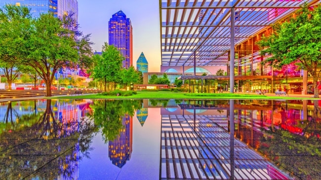 Dallas without a car: Best areas for tourists to explore on foot 