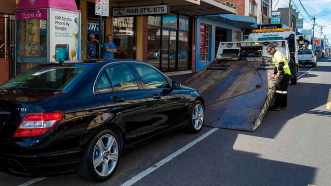 lnp-to-put-brakes-on-dodgy-tow-truck-drivers-with-fines-capped-fees