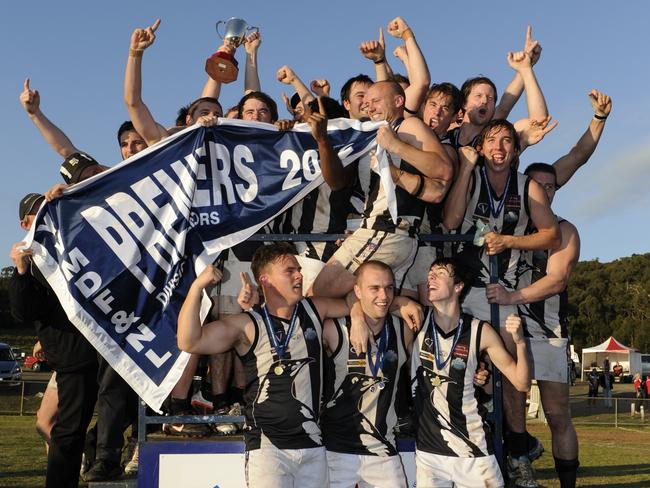 Belgrave fly the 2017 YVMDFL Division 2 flag.