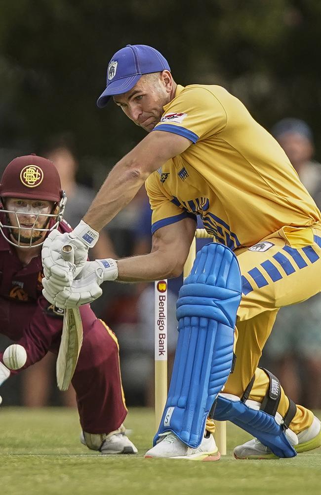 Guy Martyn batting in last Saturday’s South East CA Longmuir Shield grand final, which brought him his 10th premiership. Picture: Valeriu Campan