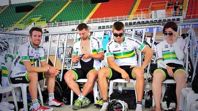 Glenn O&#39;Shea, Shane Perkins, Matthew Glaetzer and Anna Meares prepare for the world title