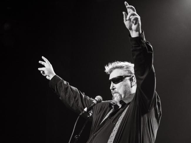 Jeremy Oxley salutes the crowd at Sunnyboys' last Brisbane show. Picture: Curdin Wullschleger/Sunnyboys Fan Club/The Tivoli