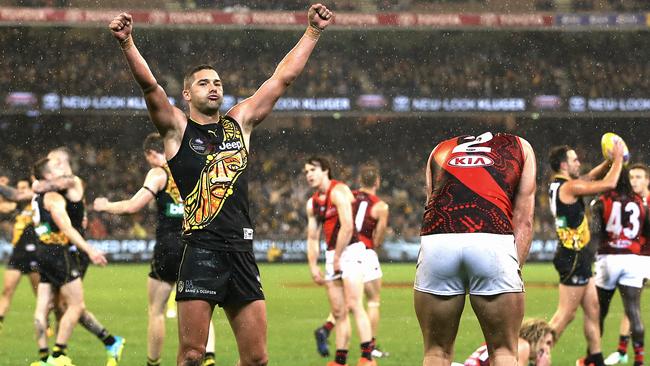 Shaun Grigg celebrates on the siren. Picture: Wayne Ludbey