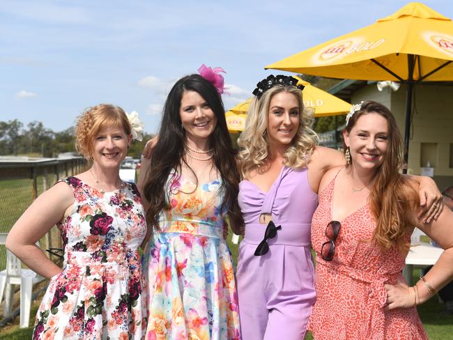 PHOTOS: Crowds flock to turf club’s race day