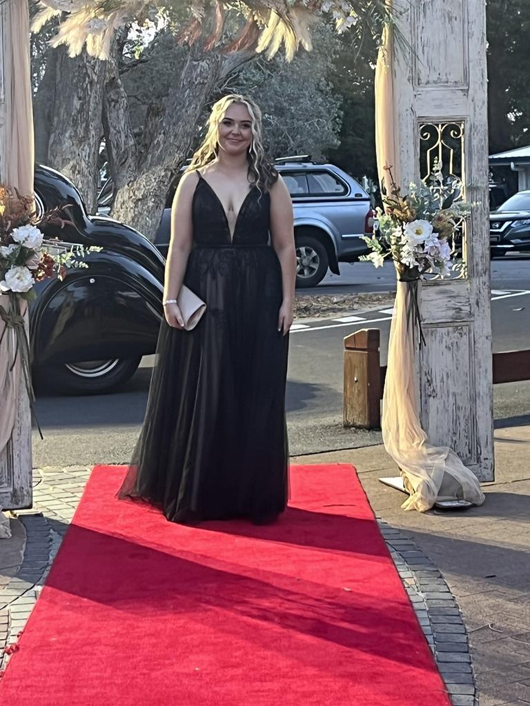Caitlyn Larsen arrives at Hervey Bay State High School's formal.