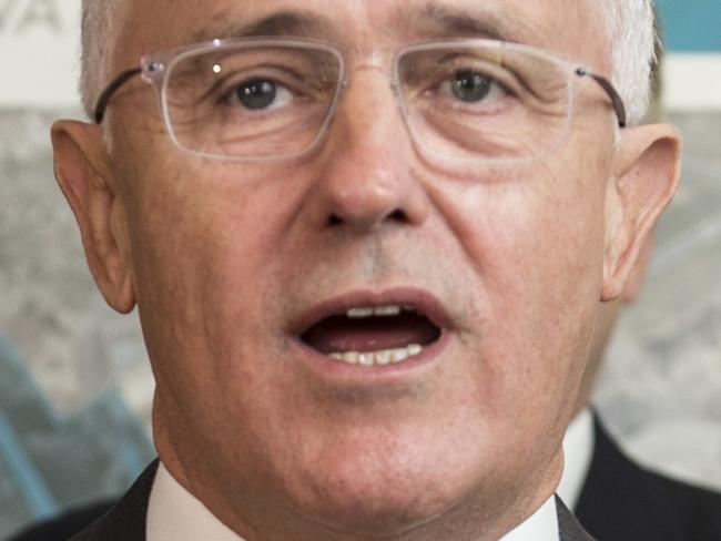 Malcolm Turnbull announces $261 million funding for a tunnel in Fremantle.