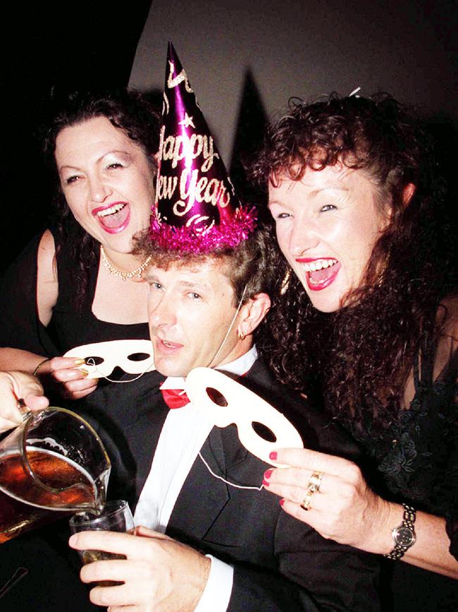/Brisbane /HILTON /New /Year's /Eve 31 Dec 2001 : DEANEE FENNER, DANNY CREMIN, GLEE BRANSCOMBE.