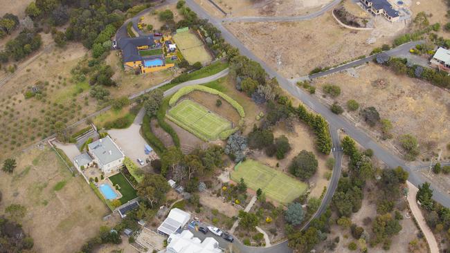 Luxury houses in Roches Beach. Picture: RICHARD JUPE