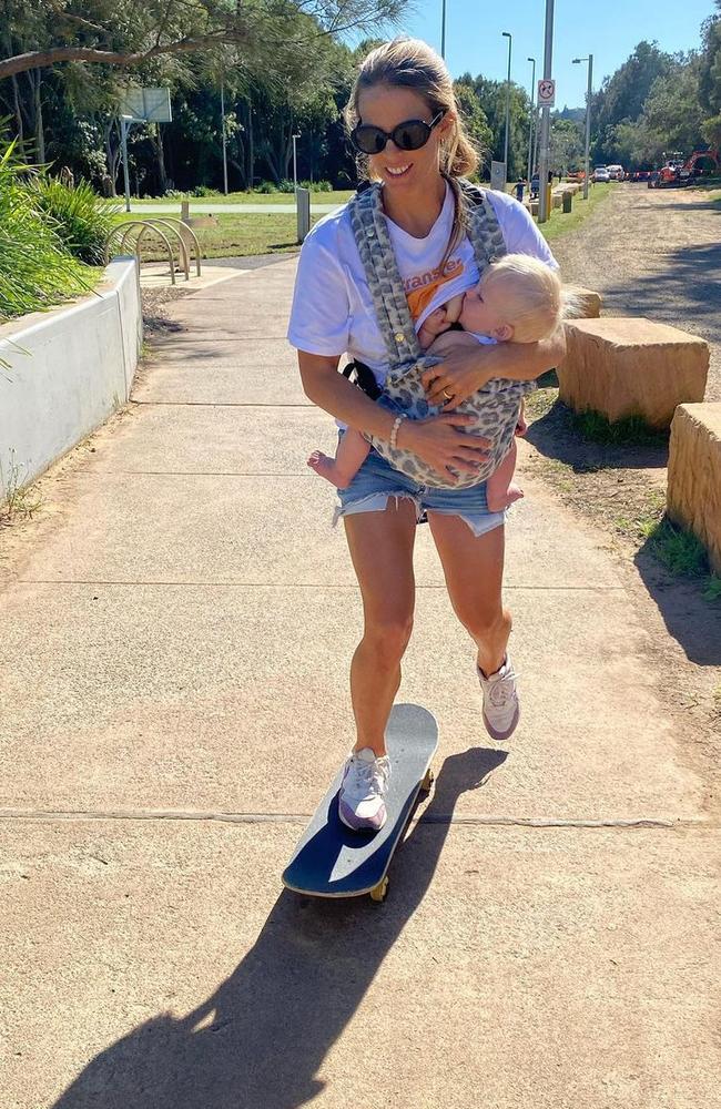 Torah Bright breastfeeds while skateboarding. Instagram.