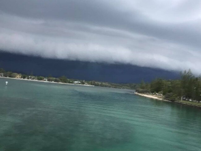 An epic storm front moves across the Gold Coast. Photo: Topher Lunny