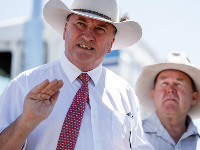 FEDERAL ELECTION TEAM 2022. 18/4/2022Deputy Prime Minister Barnaby Joyce is joined with Colin Boyce (Liberal National PartyÃs candidate for Flynn) and Ken OÃDowd at KLP Haulage to announce $150 Million for upgrades to AustraliaÃs neglected roads.Location: KLP Haulage, Gladstone QLDÂ© Office of the Deputy Prime Minister 2022 BH