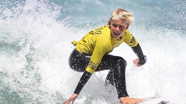 First hitting the water at the age of five, Earle grew up surfing Cronulla’s beach breaks.