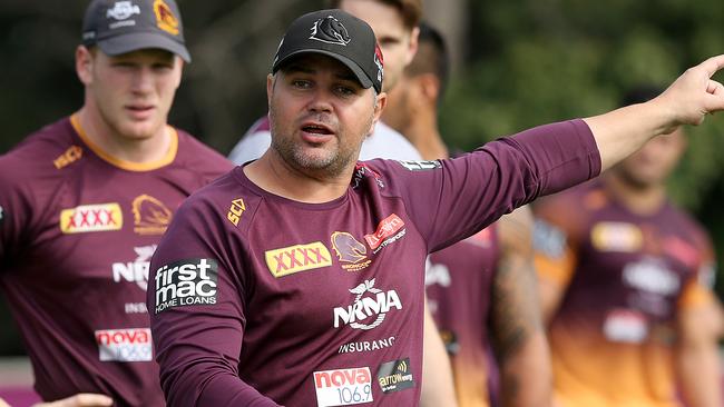 Coach Anthony Seibold talks to his team during a Brisbane Broncos training session in Brisbane, Wednesday August 14, 2019. (AAP Image/Jono Searle) NO ARCHIVING