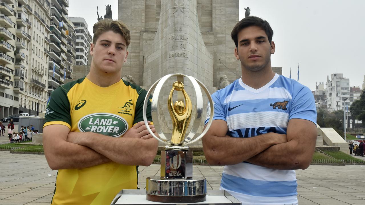 Australia captain Fraser McReight and Argentina counterpart Juan Pablo Castro ahead of their semi-final. Photo: Leo Galletto / World Rugby.