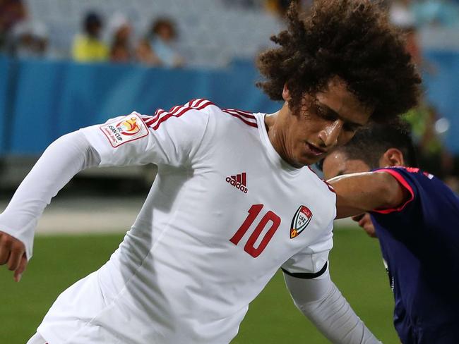 Omar Abdulrahman of United Arab Emirates controls the ball during the quarter-final football match between Japan and UAE at the AFC Asian Cup in Sydney on January 23, 2015. AFP PHOTO / CRAIG GOLDING --IMAGE RESTRICTED TO EDITORIAL USE - STRICTLY NO COMMERCIAL USE