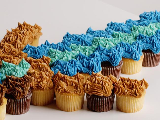 Minecraft sword pull-apart cupcakes.