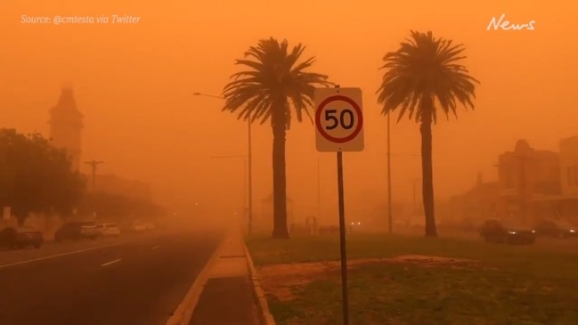 Massive dust storm hits Mildura