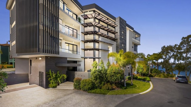 1/63 River Esplanade, Mooloolaba.