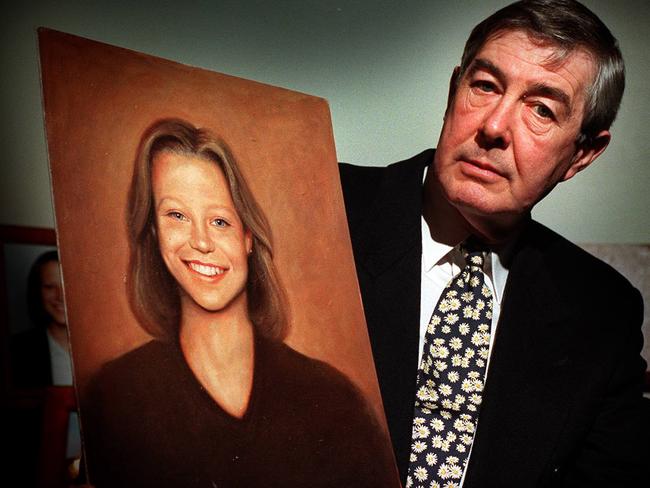 Tony Wood with photo of teenage daughter Anna who died 10/95 after taking ecstasy, plans to campaign against federal Health /Min Wooldridge as result of liberal stance on drugs.P/