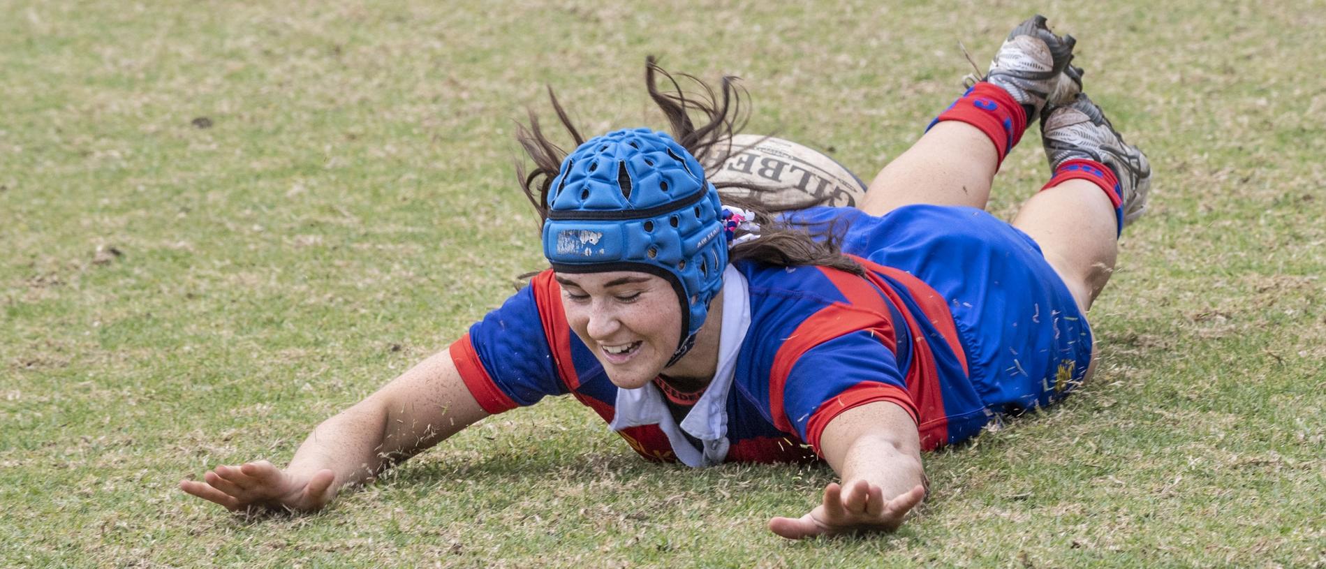 Zoe Geiger scores a try for Downlands. Selena Worsley Shield game2. Girl's rugby 7s Downlands vs Glennie. Saturday, August 6, 2022. Picture: Nev Madsen.