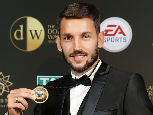 Ninkovic wins Johnny Warren Medal